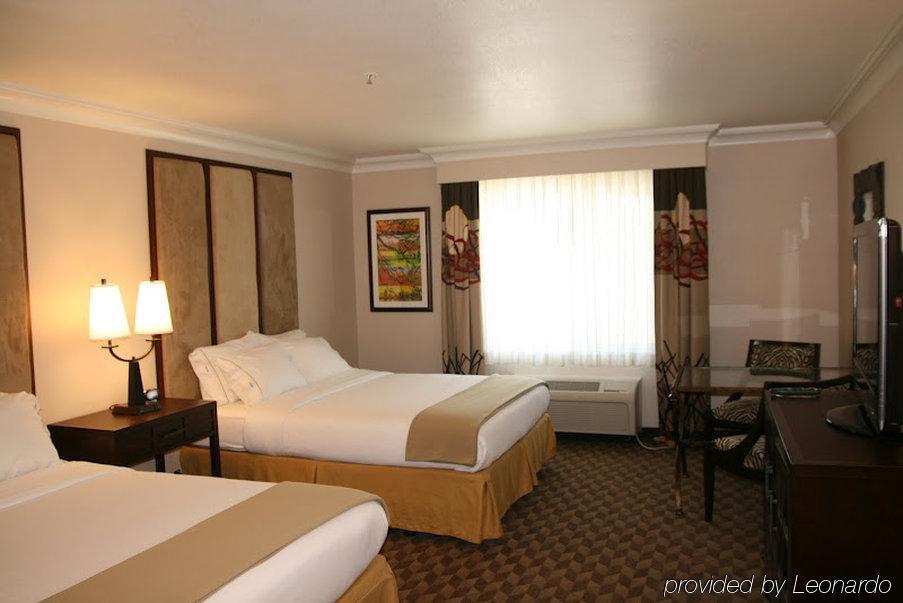 Holiday Inn Express Hotel & Suites Arcata/Eureka-Airport Area By Ihg McKinleyville Δωμάτιο φωτογραφία