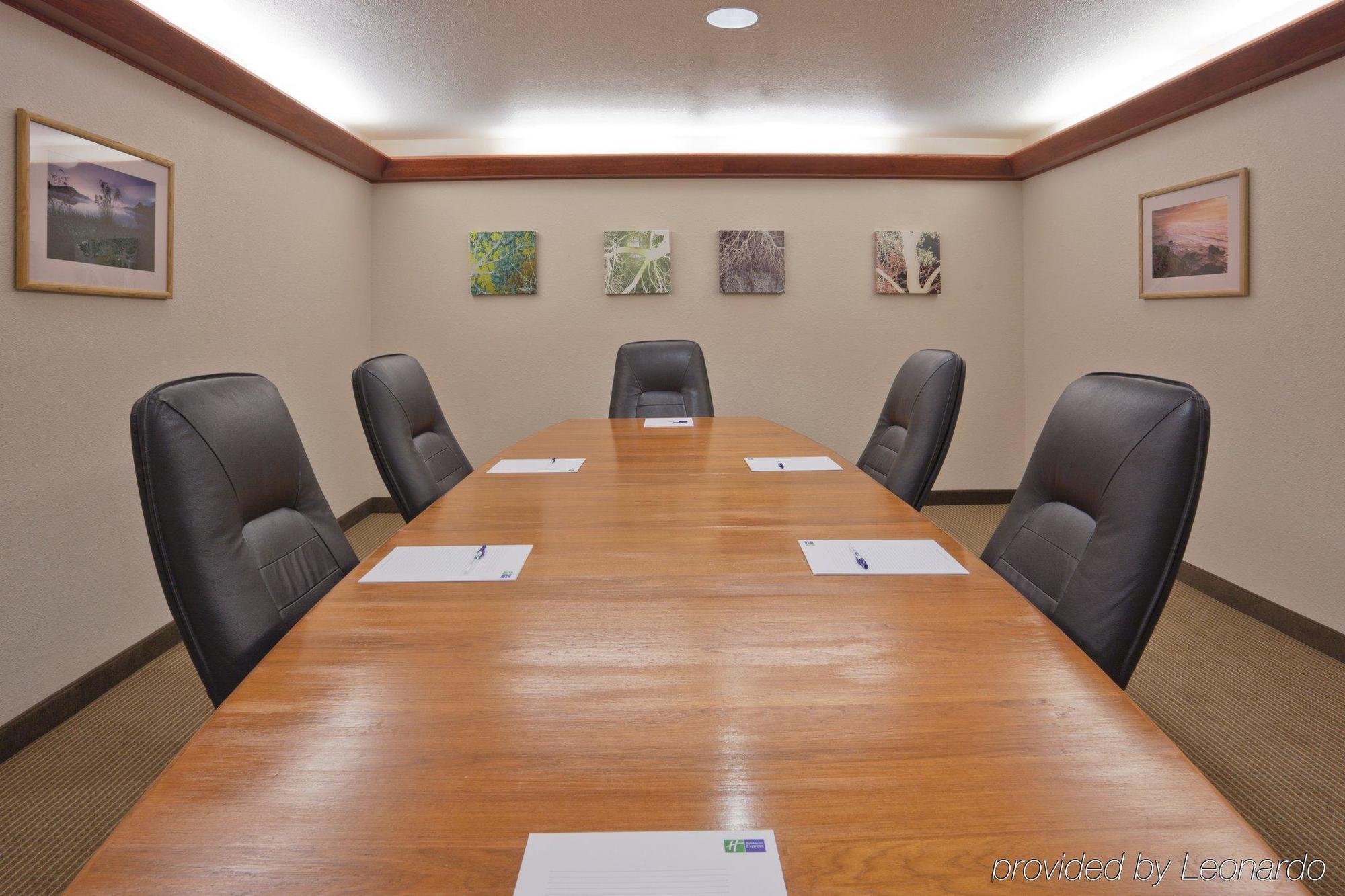 Holiday Inn Express Hotel & Suites Arcata/Eureka-Airport Area By Ihg McKinleyville Ανέσεις φωτογραφία