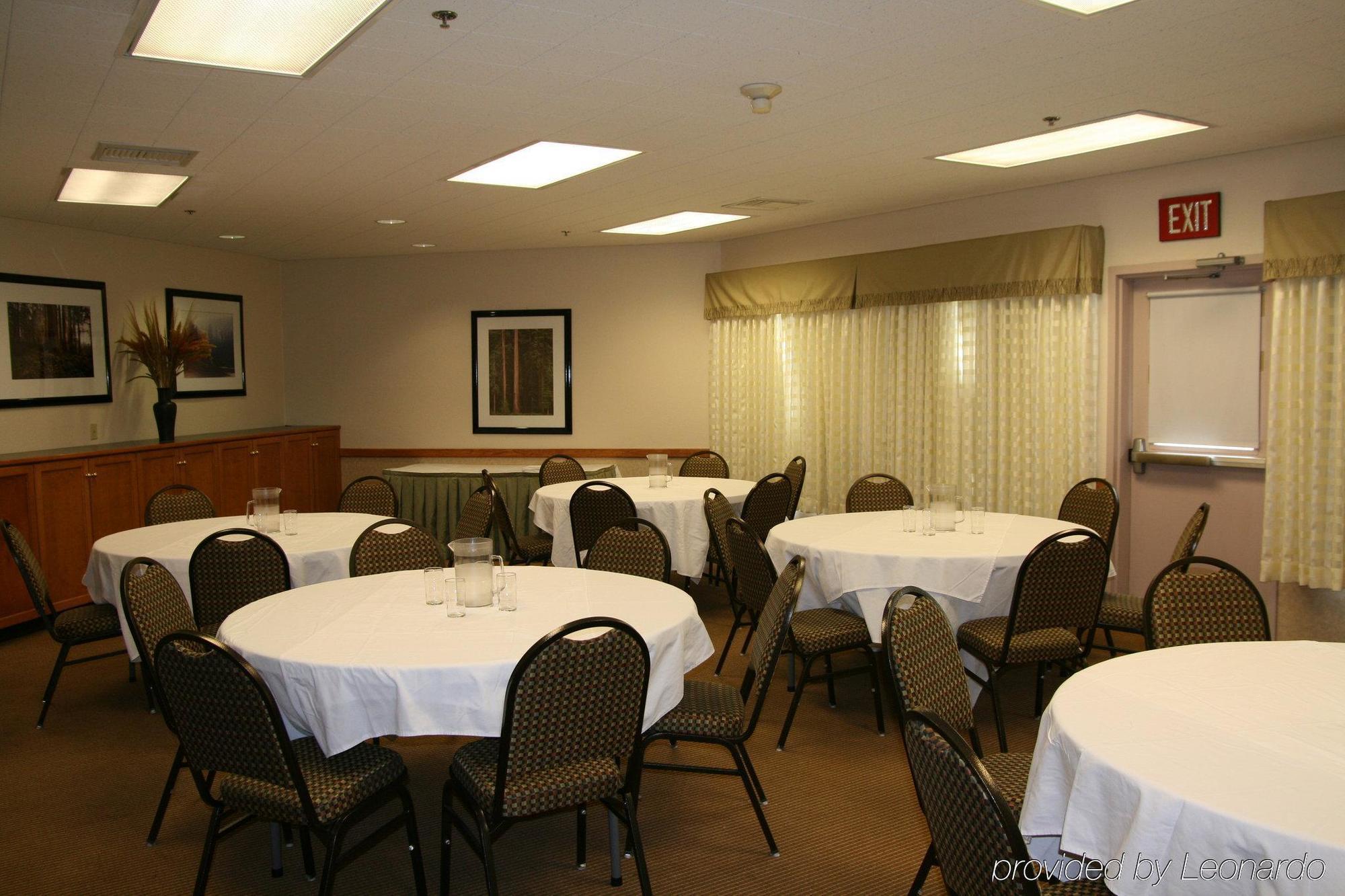Holiday Inn Express Hotel & Suites Arcata/Eureka-Airport Area By Ihg McKinleyville Ανέσεις φωτογραφία